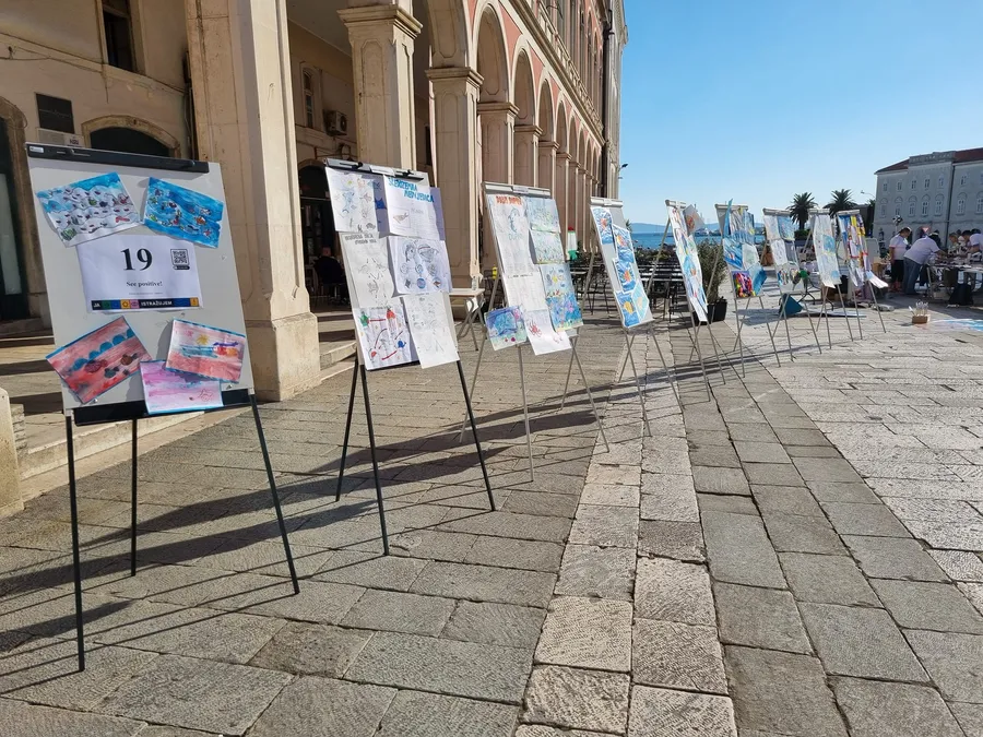 Izložba dječjih radova na Noći istraživača u Splitu